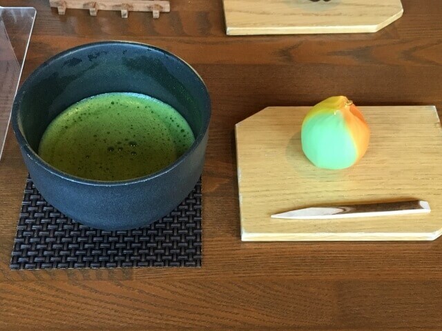 和菓子と加賀棒茶・抹茶がおいしかった